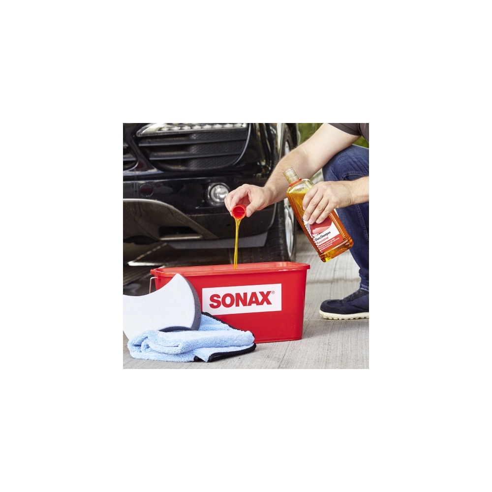 SONAX 03143000 GlanzShampoo Konzentrat Glanz Autoshampoo 8x1L